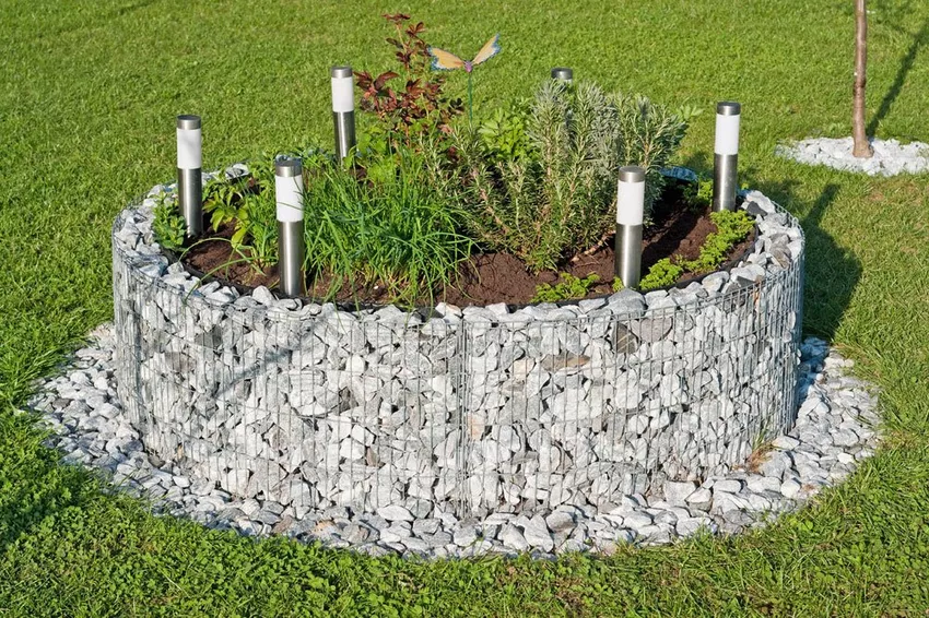 Building a raised bed out of gabions - explained step by step