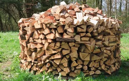 Stack firewood correctly - How to ensure adequate air circulation