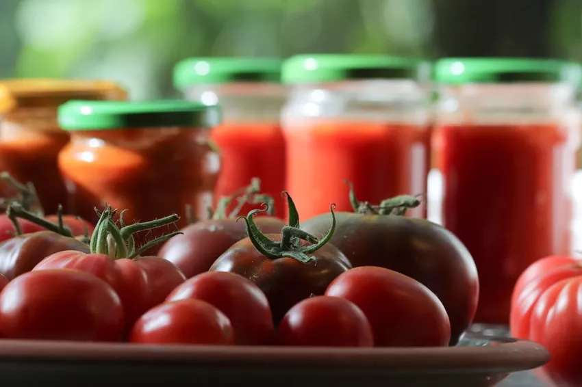 Preserving tomatoes - 3 recipe variants