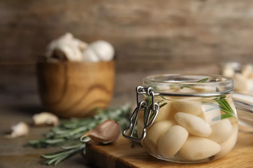 Ferment garlic - 2 delicious recipe ideas