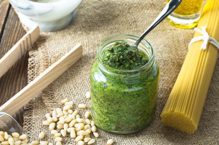 3 Lamb's Lettuce Pesto Recipes: Quickly & easy to prepare