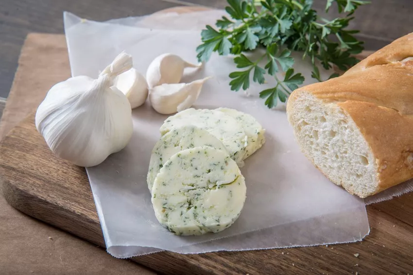 Garlic butter recipe: quick & easy to prepare