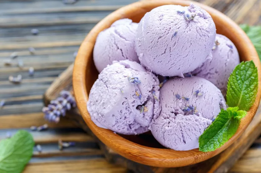 Lavender ice cream: 2 delicious recipes for a different kind of ice cream treat