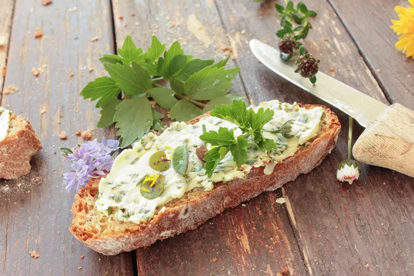 Herb butter basic recipe: quick & easy to prepare