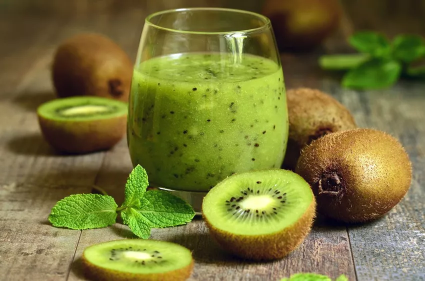 Kiwi smoothies: 4 delicious power drink recipes presented