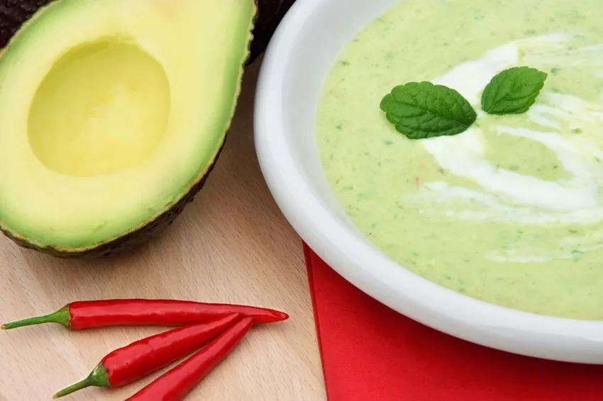 Avocado soup: 2 delicious preparation variants presented